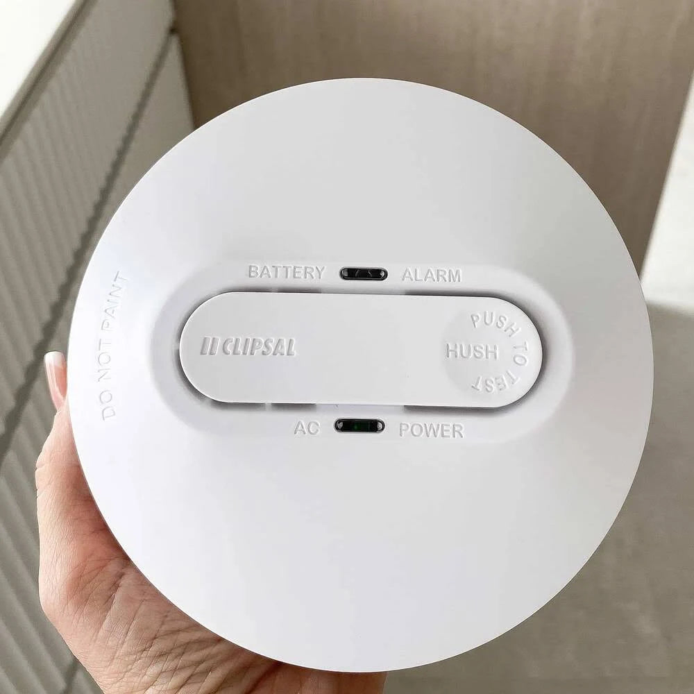 Clipsal Smoke Alarm 755PSMA4 Mains Powered Photoelectric Smoke Alarm 240v + 9v Battery Back up