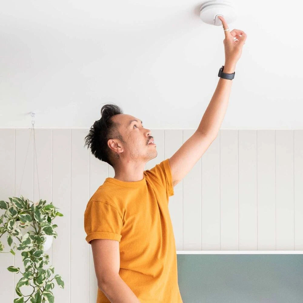 Clipsal Smoke Alarm 755PSMA4 Mains Powered Photoelectric Smoke Alarm 240v + 9v Battery Back up