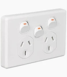 Clipsal C2025XA-WE Classic C2000 double powerpoint with extra switch white