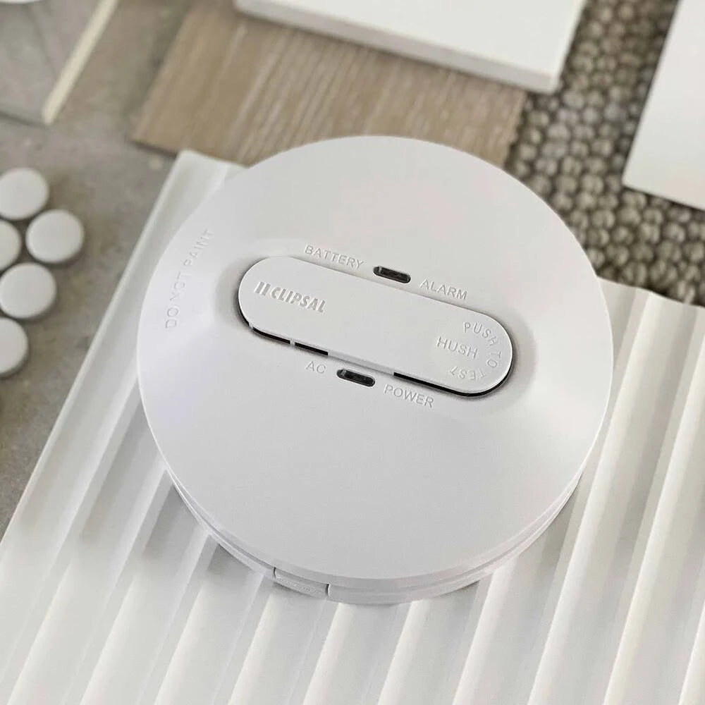 Clipsal Smoke Alarm 755PSMA4 Mains Powered Photoelectric Smoke Alarm 240v + 9v Battery Back up